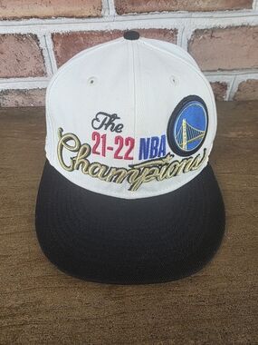 Golden State Warriors 21-22 NBA Champions Two-Tone Snapback Hat
